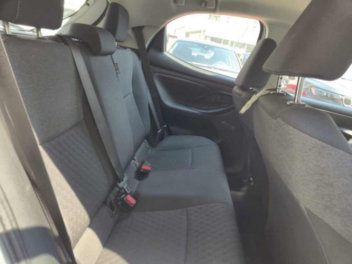Toyota Yaris 1.5 Hybrid 5 porte Energy (11)