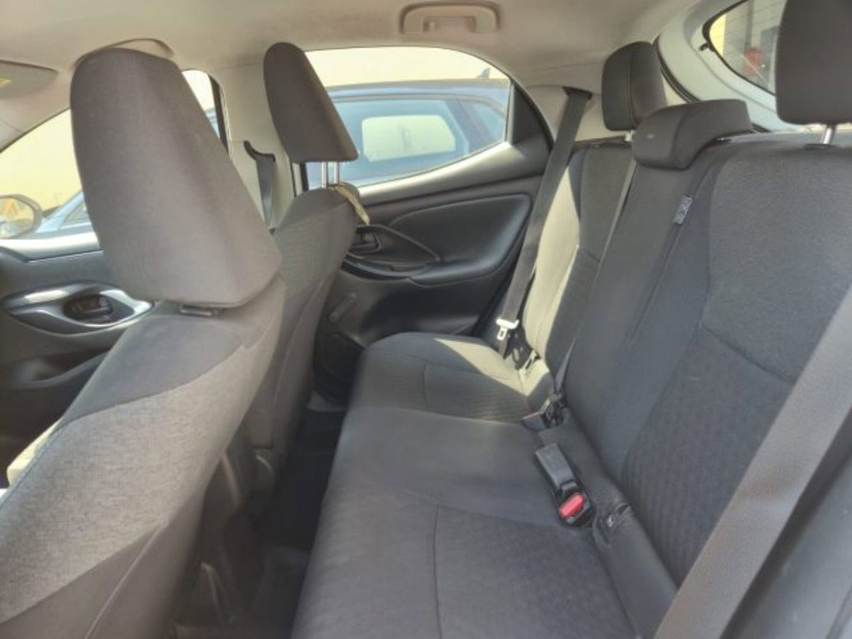 Toyota Yaris 1.5 Hybrid 5 porte Energy (12)