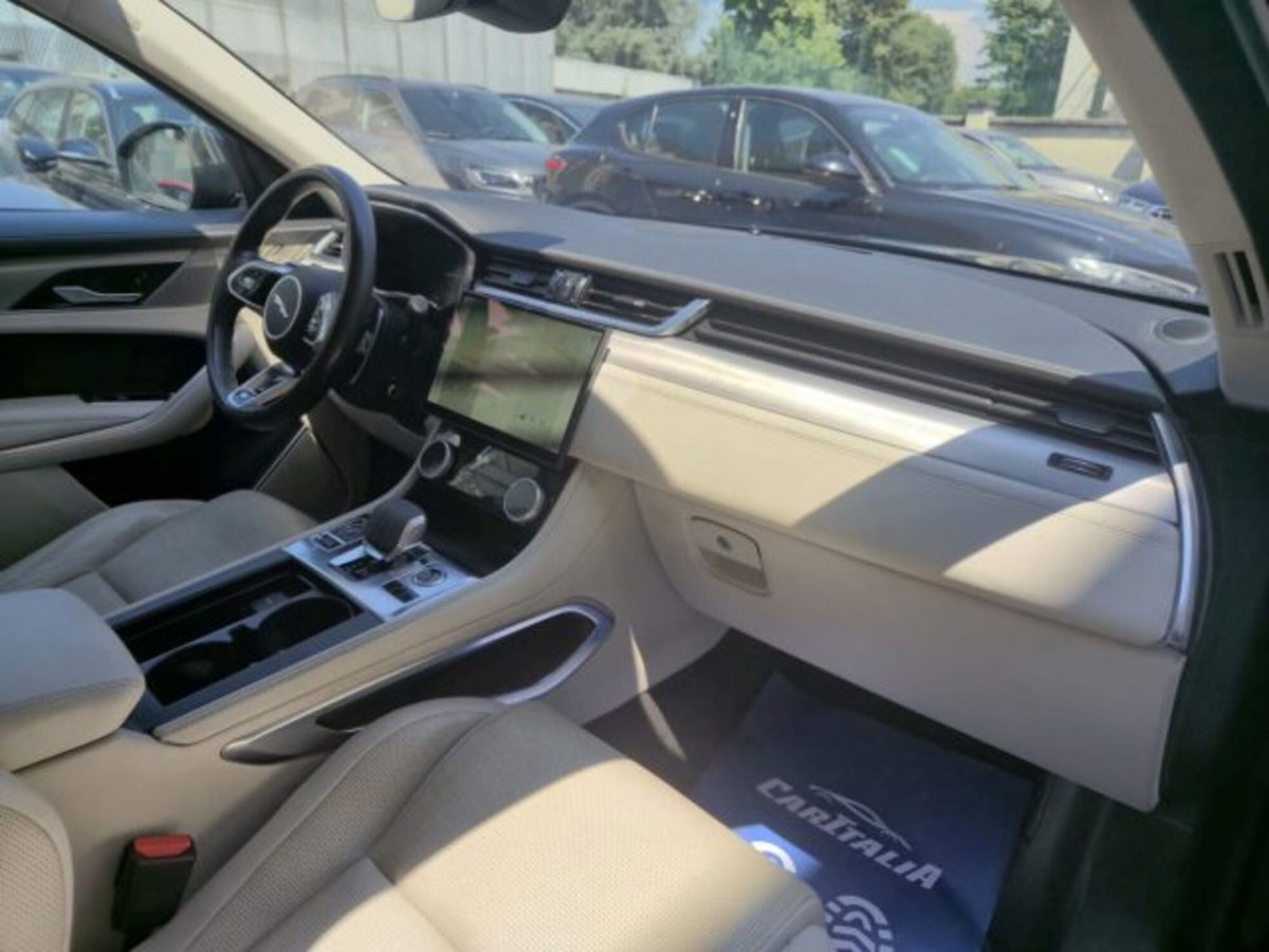 Jaguar F-Pace 2.0 D 204 CV AWD aut. R-Dynamic SE Greenstone (10)