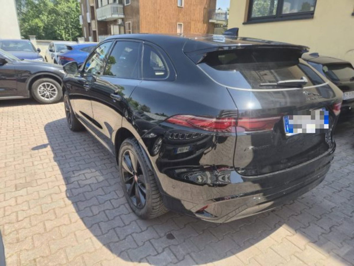 Jaguar F-Pace 2.0 D 204 CV AWD aut. R-Dynamic SE Greenstone (6)