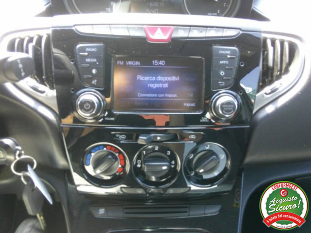Lancia Ypsilon 1.2 69 CV 5 porte GPL Ecochic Gold (17)
