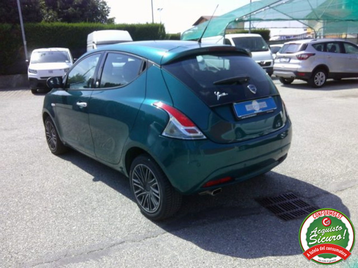Lancia Ypsilon 1.2 69 CV 5 porte GPL Ecochic Gold (3)