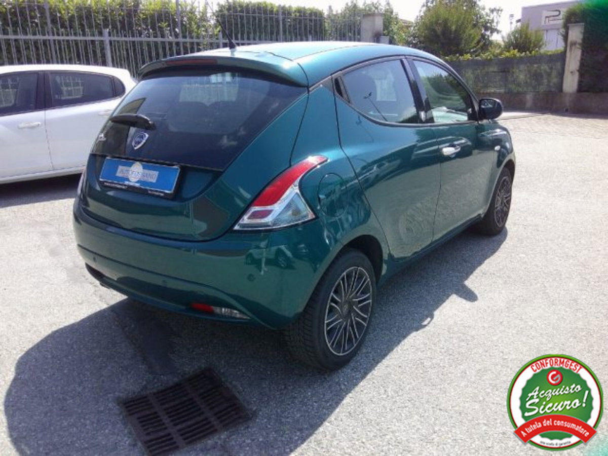 Lancia Ypsilon 1.2 69 CV 5 porte GPL Ecochic Gold (5)