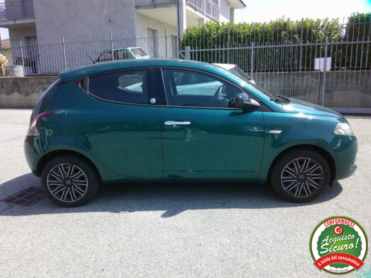 Lancia Ypsilon 1.2 69 CV 5 porte GPL Ecochic Gold (6)