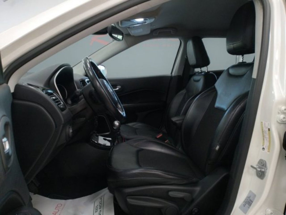 Jeep Compass 1.6 Multijet II 2WD Limited (15)
