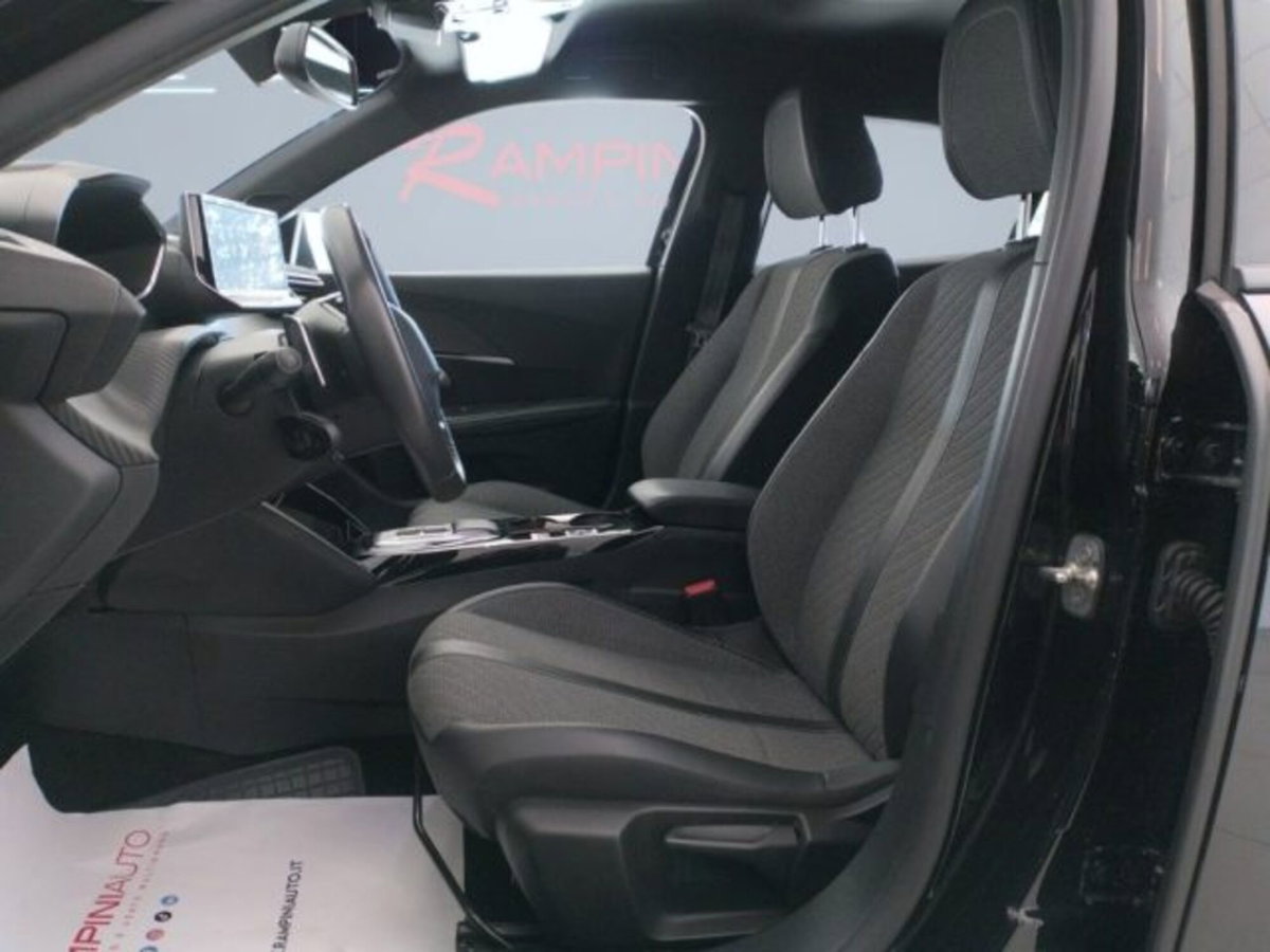 Peugeot 2008 BlueHDi 130 S&S EAT8 Allure Pack (14)