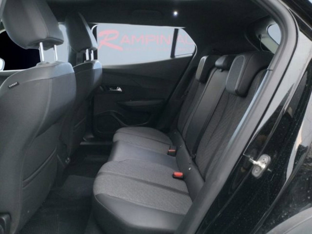 Peugeot 2008 BlueHDi 130 S&S EAT8 Allure Pack (15)