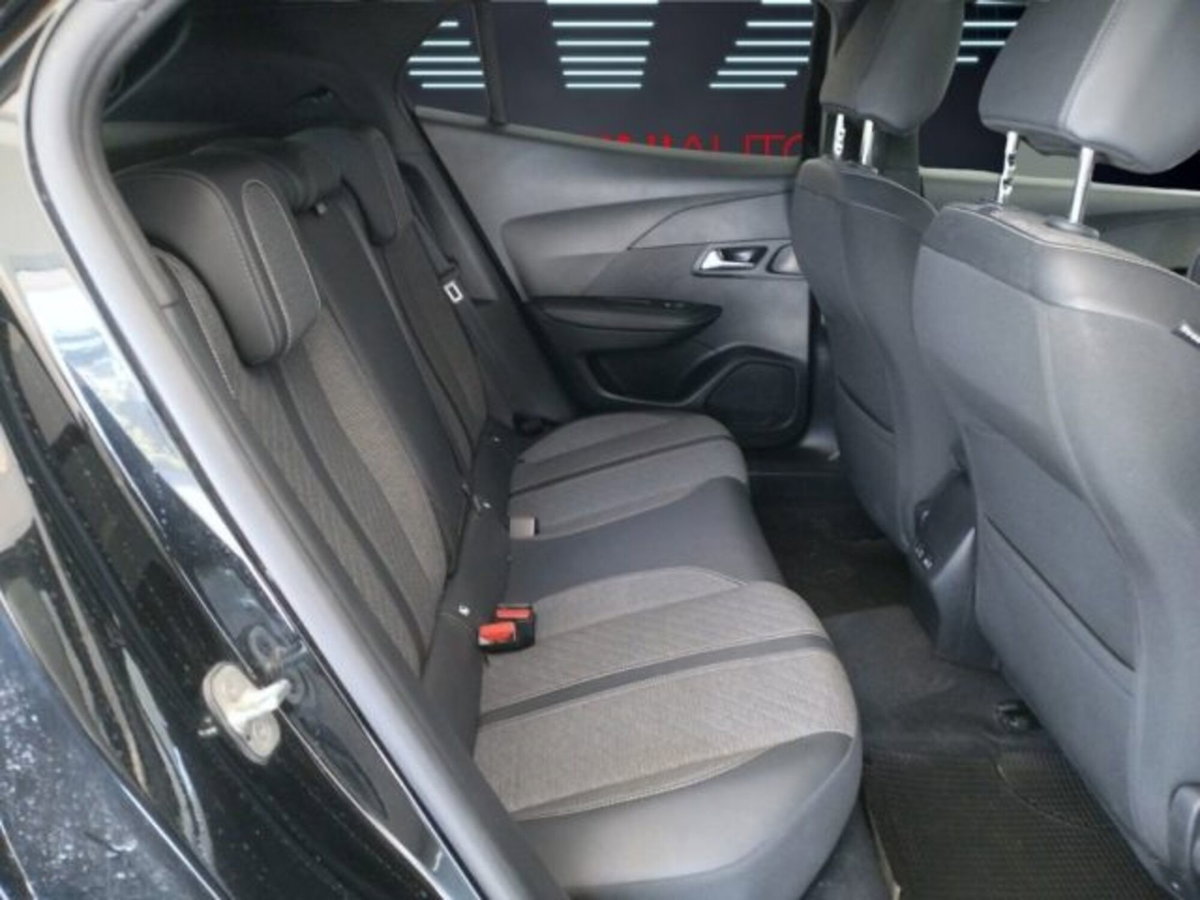 Peugeot 2008 BlueHDi 130 S&S EAT8 Allure Pack (16)