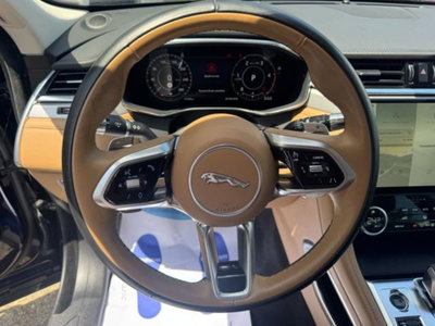 Jaguar F-Pace 2.0 D 204 CV AWD aut. R-Dynamic SE Greenstone (11)