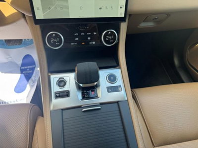 Jaguar F-Pace 2.0 D 204 CV AWD aut. R-Dynamic SE Greenstone (13)
