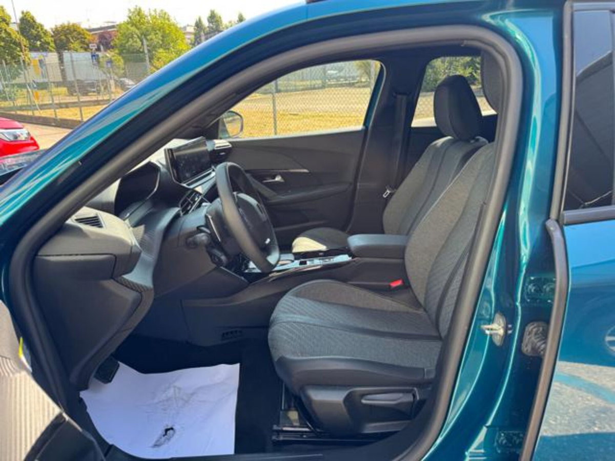 Peugeot 2008 50 kWh Allure (6)