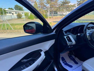 Jaguar E-Pace 2.0D 150 CV AWD aut. R-Dynamic S (5)