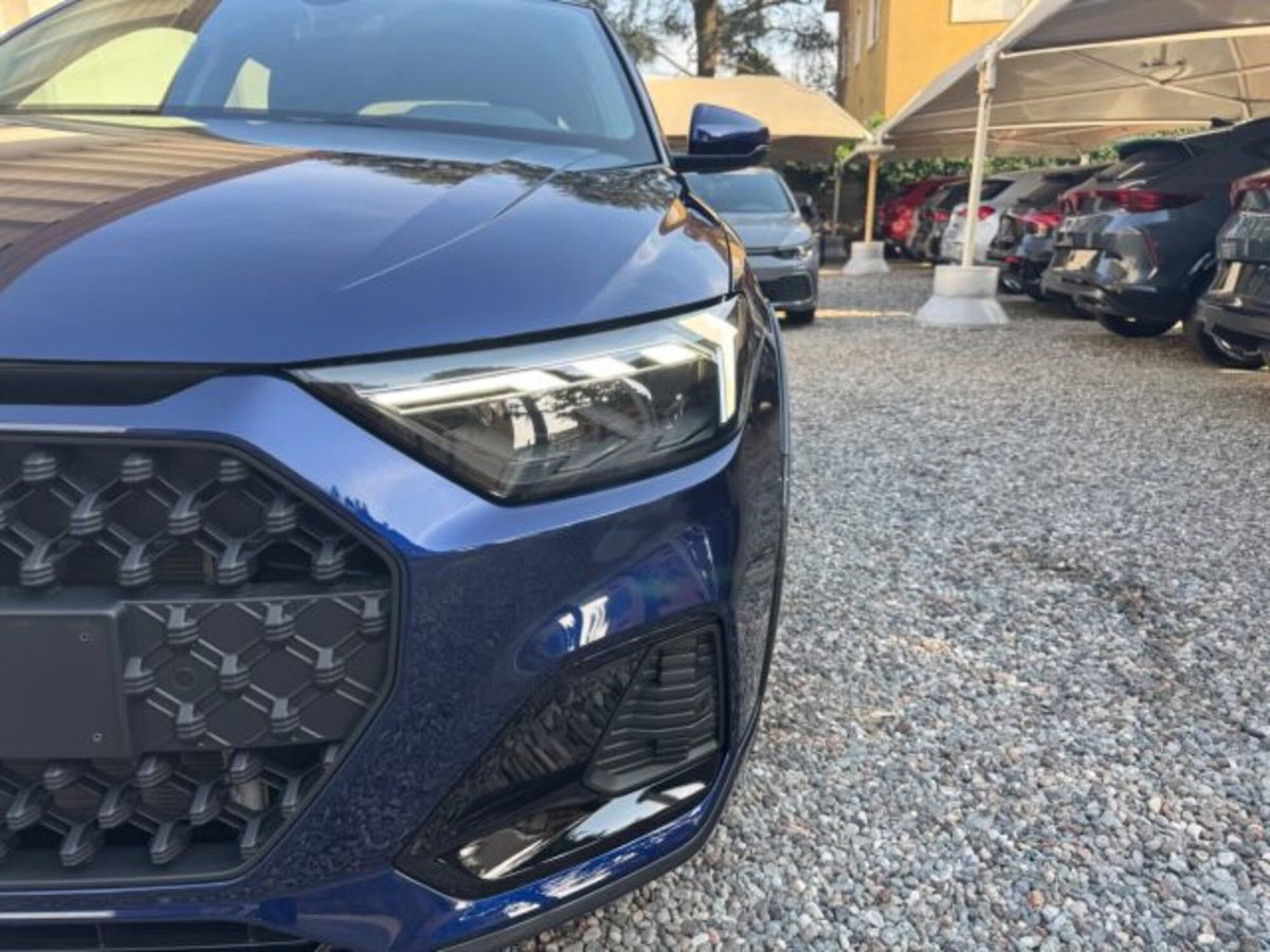 Audi A1 allstreet 30 1.0 tfsi Business 116cv s tronic (3)