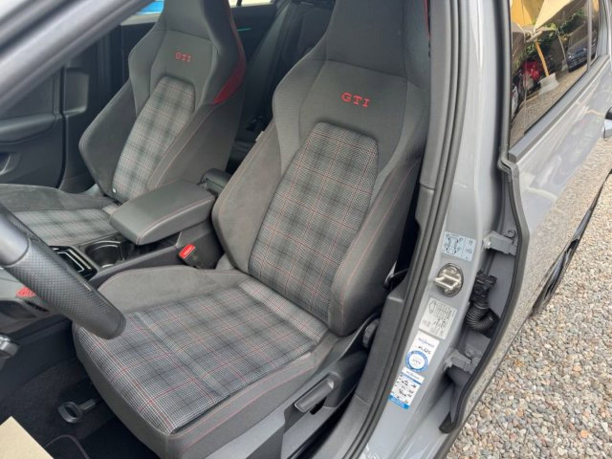 Volkswagen Golf 2.0 TSI GTI DSG (12)