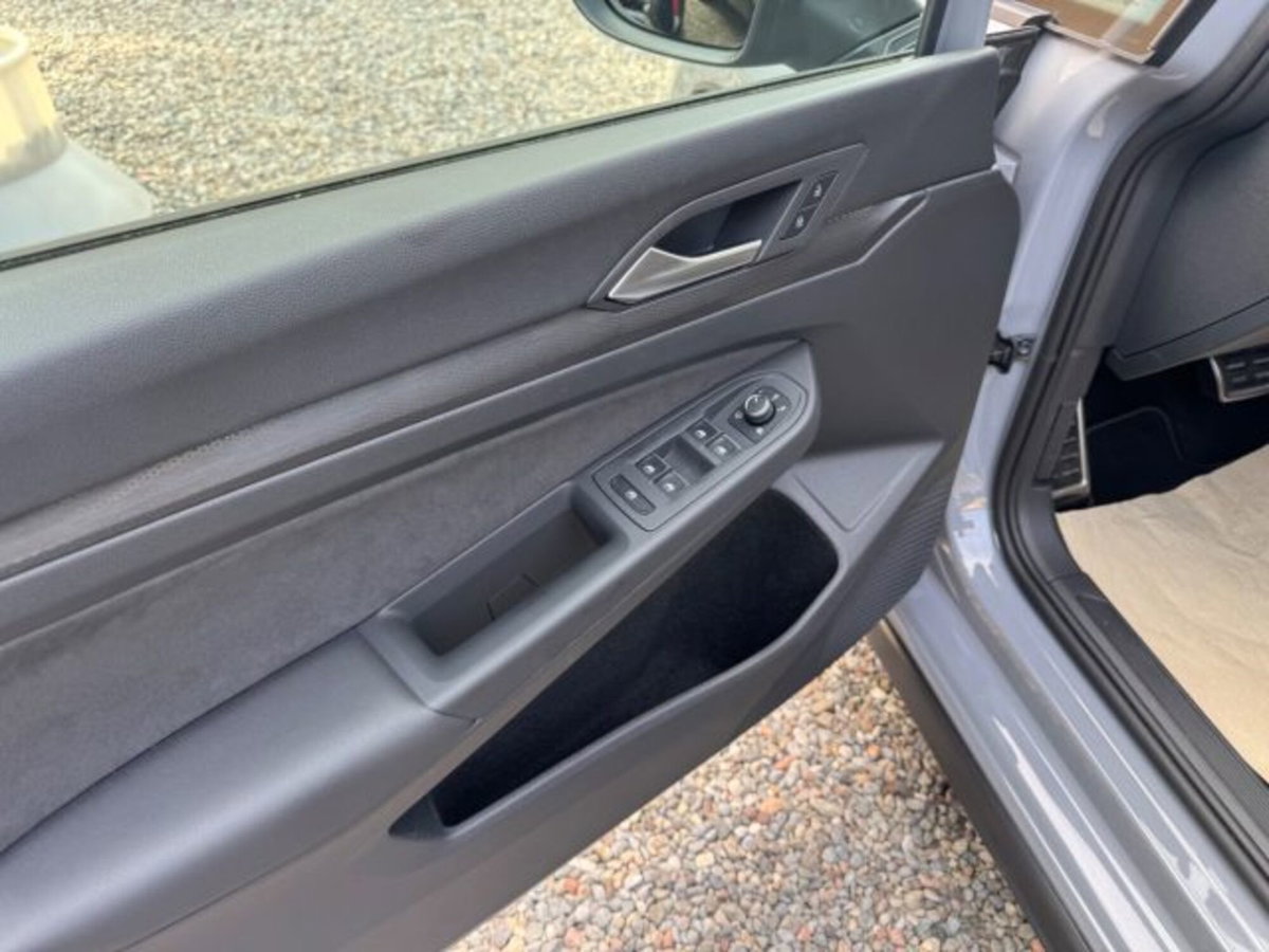 Volkswagen Golf 2.0 TSI GTI DSG (13)