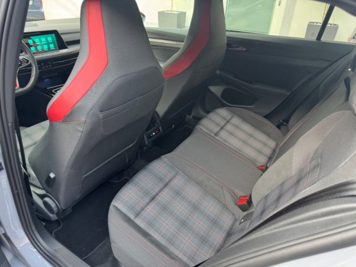 Volkswagen Golf 2.0 TSI GTI DSG (16)