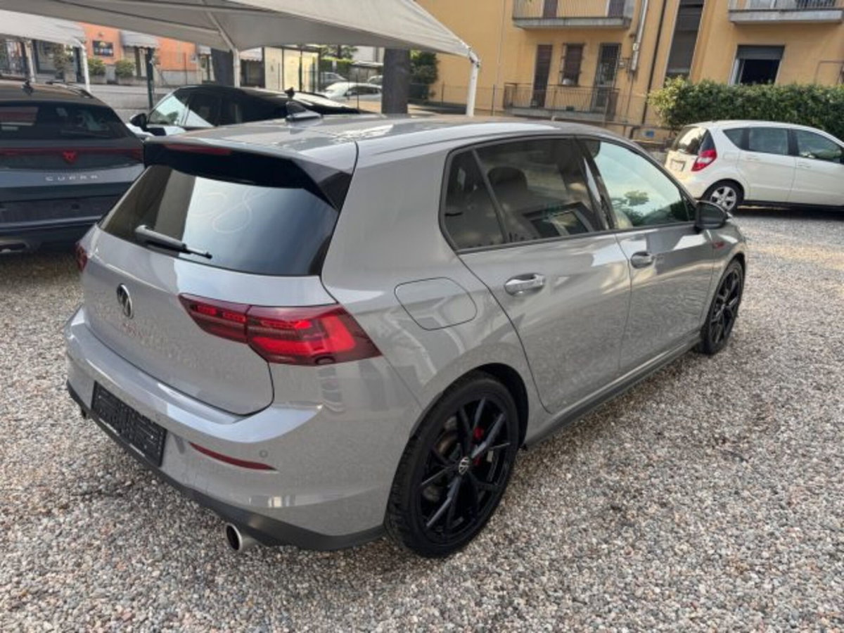 Volkswagen Golf 2.0 TSI GTI DSG (9)