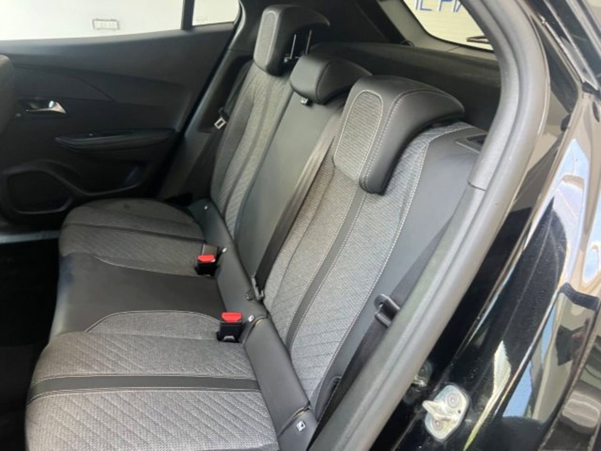 Peugeot 2008 PureTech 100 S&S Allure (17)