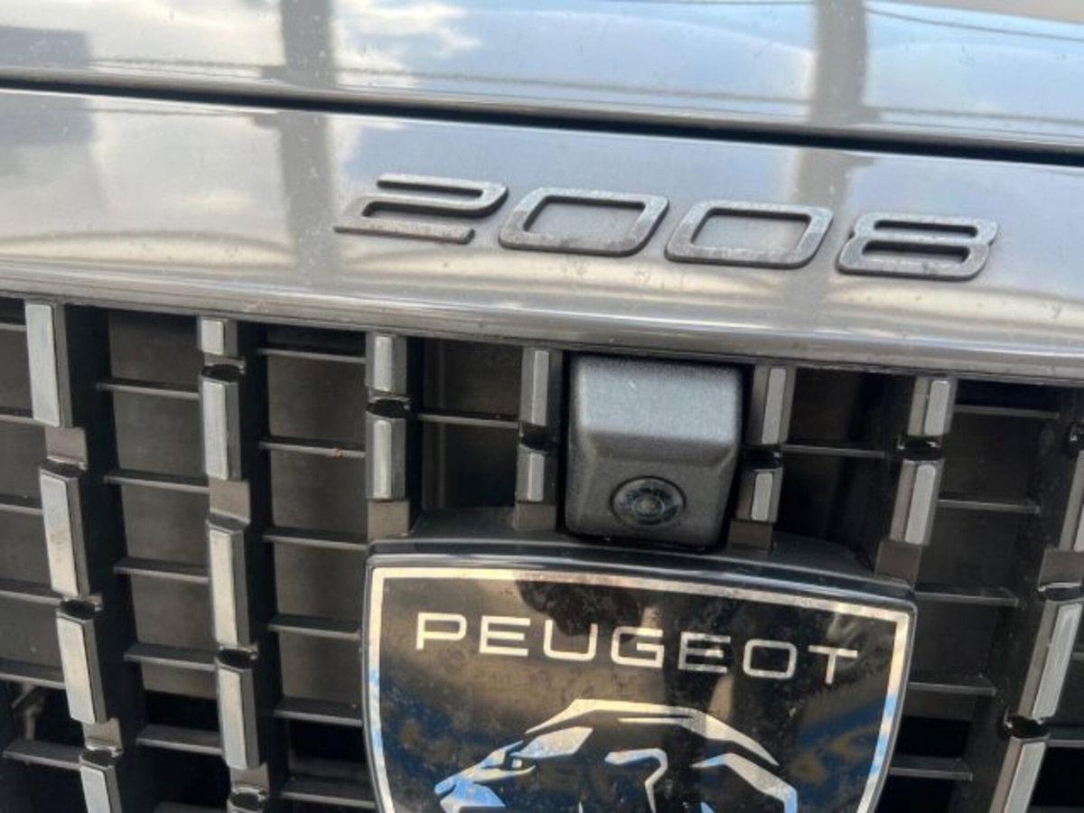 Peugeot 2008 PureTech 100 S&S Allure (8)