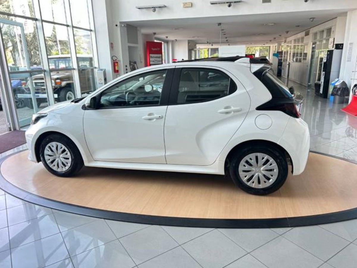 Toyota Yaris Cross 1.5 Hybrid 5p. E-CVT Active (4)