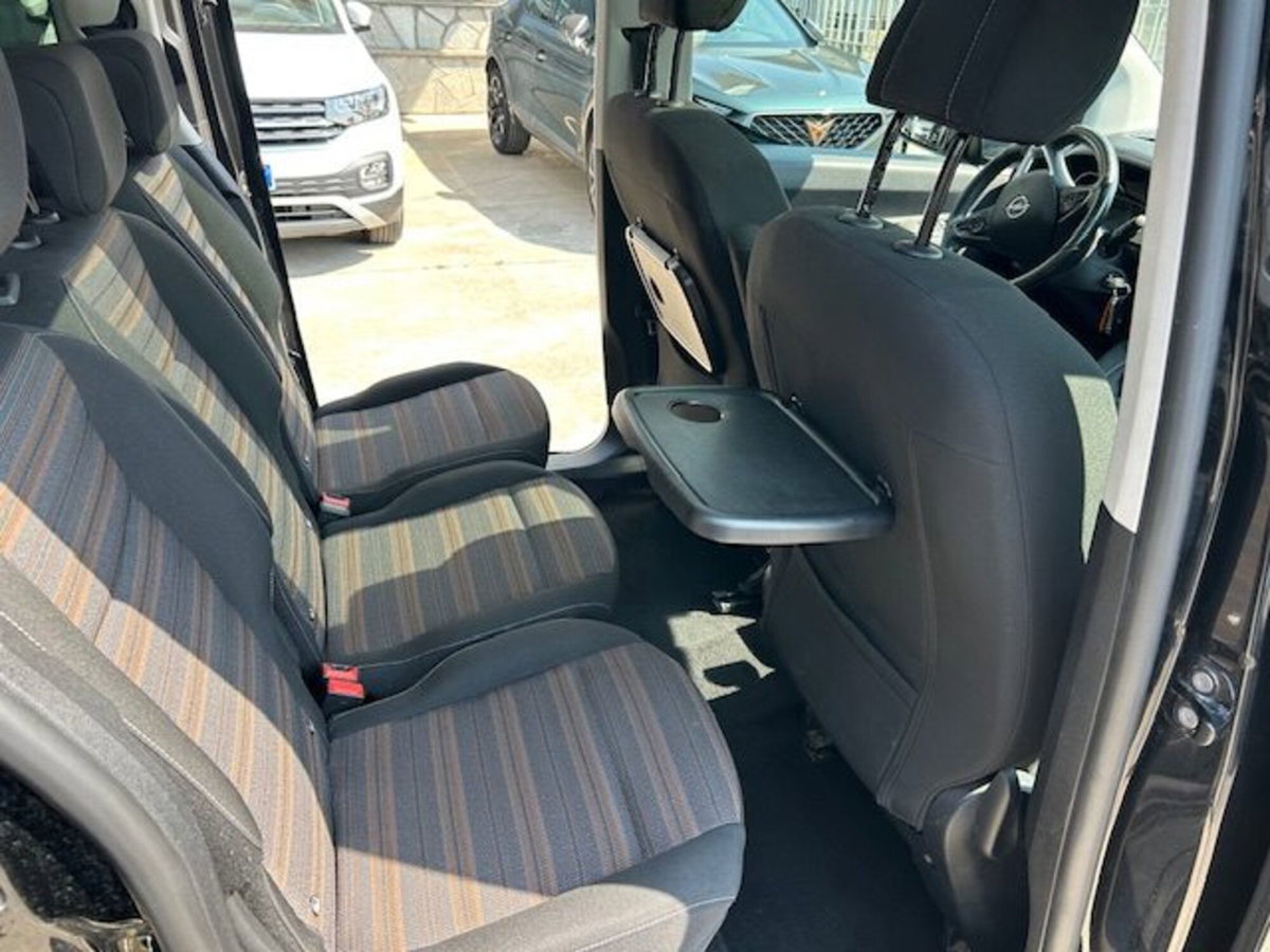 Opel Combo Life 1.5D 130 CV S&S MT6 Innovation (16)