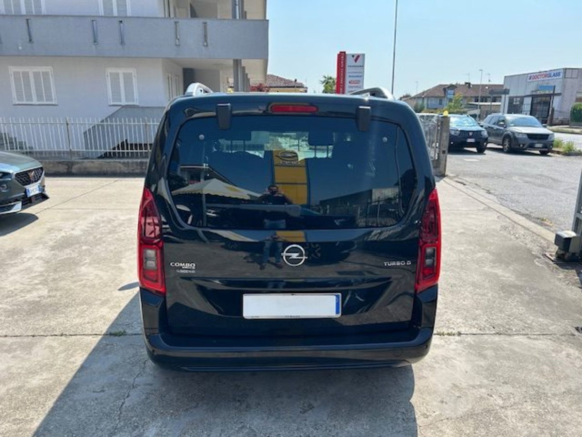 Opel Combo Life 1.5D 130 CV S&S MT6 Innovation (8)