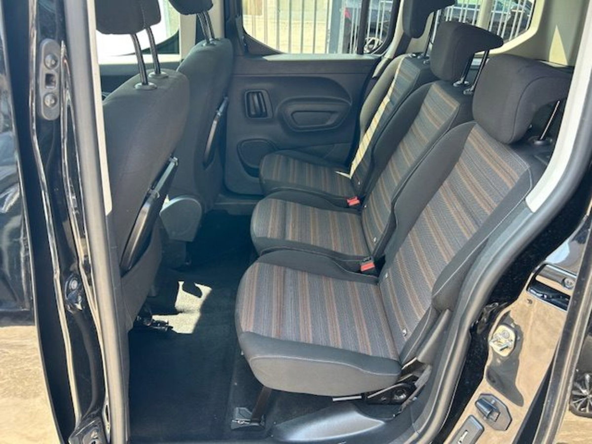 Opel Combo Life 1.5D 130 CV S&S MT6 Innovation (9)