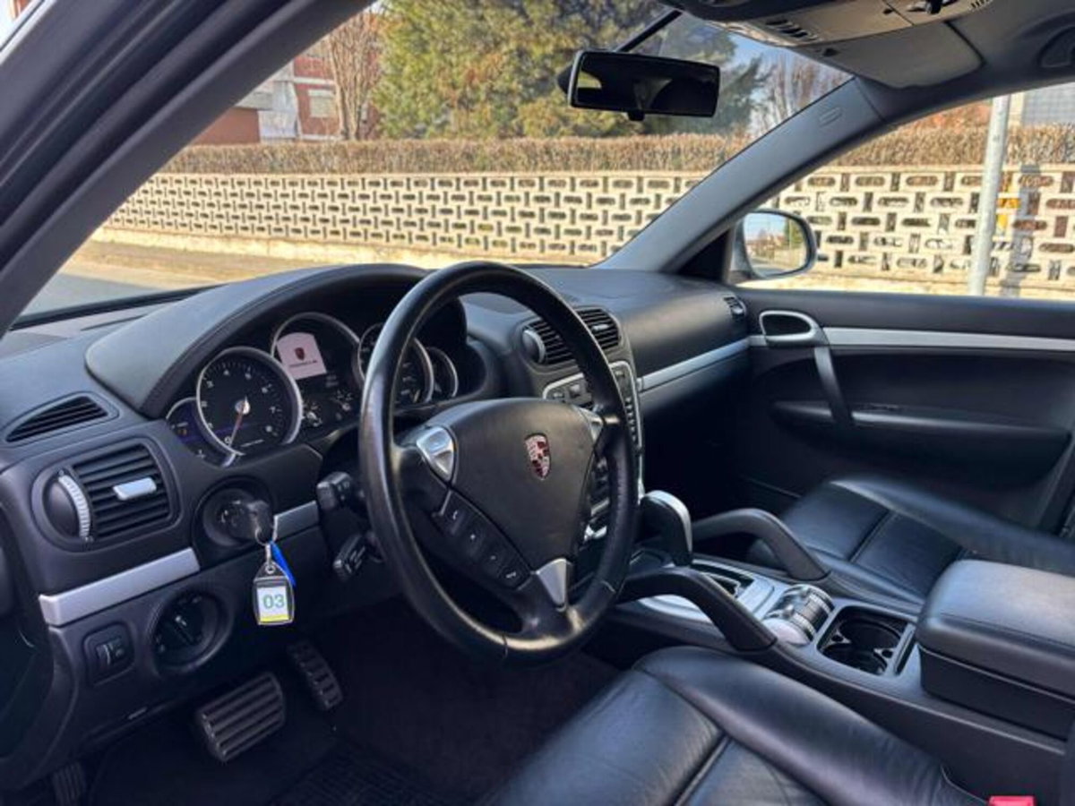 Porsche Cayenne 4.5 cat Turbo (15)