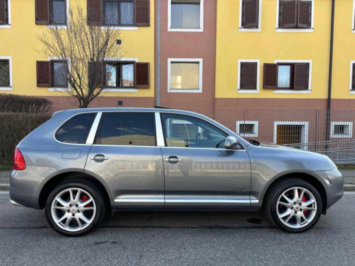 Porsche Cayenne 4.5 cat Turbo (4)
