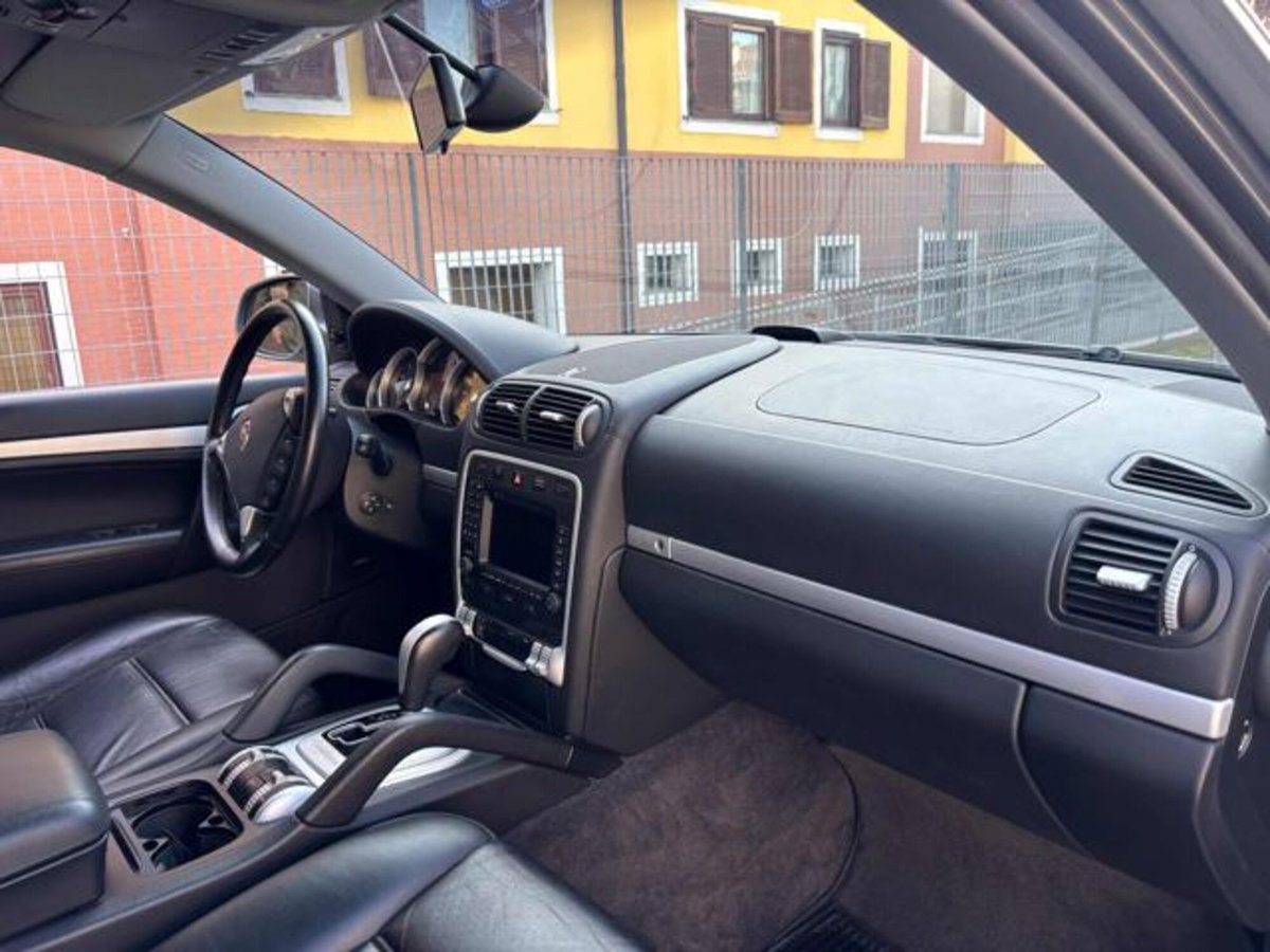 Porsche Cayenne 4.5 cat Turbo (9)