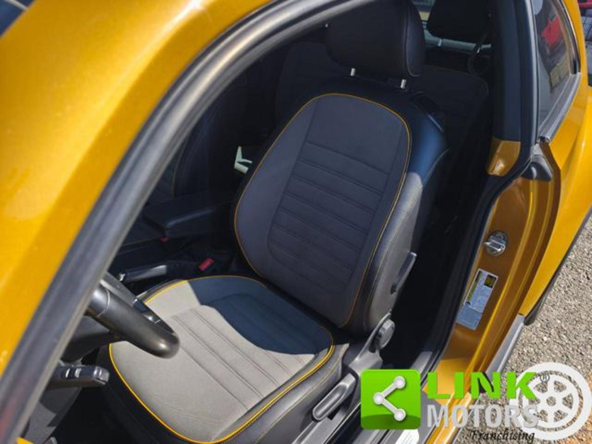 Volkswagen Maggiolino 2.0 TSI DSG Sport (9)