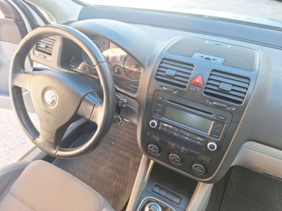Volkswagen Golf 2.0 16V TDI 4mot. 5p. Sportline (10)