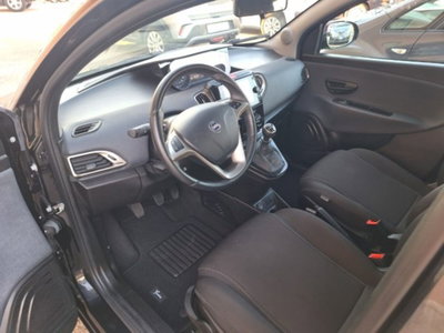 Lancia Ypsilon 1.0 FireFly 5 porte S&S Hybrid Gold Plus (8)