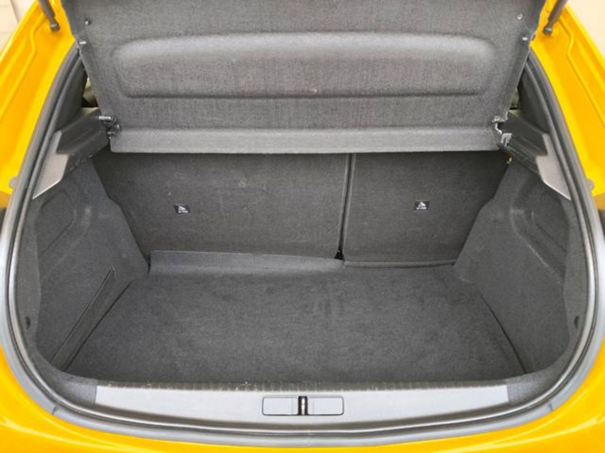 Peugeot 208 50 kWh Active (15)