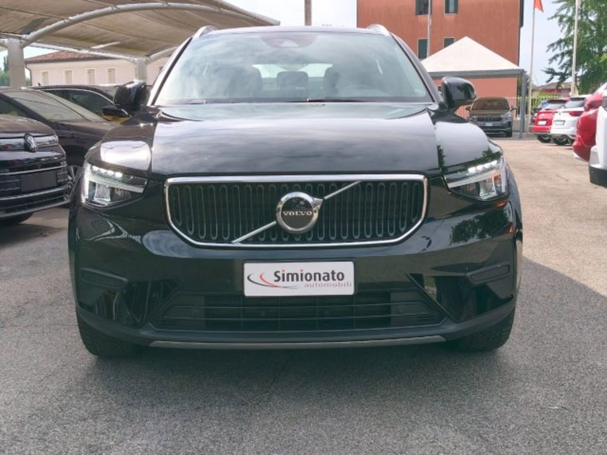 Volvo XC40 T2 automatico Core (2)