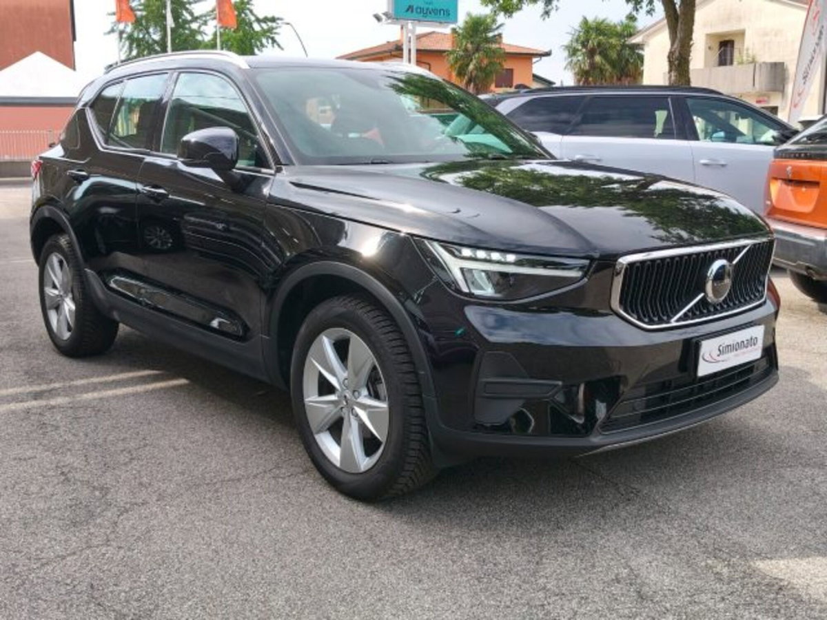 Volvo XC40 T2 automatico Core (3)