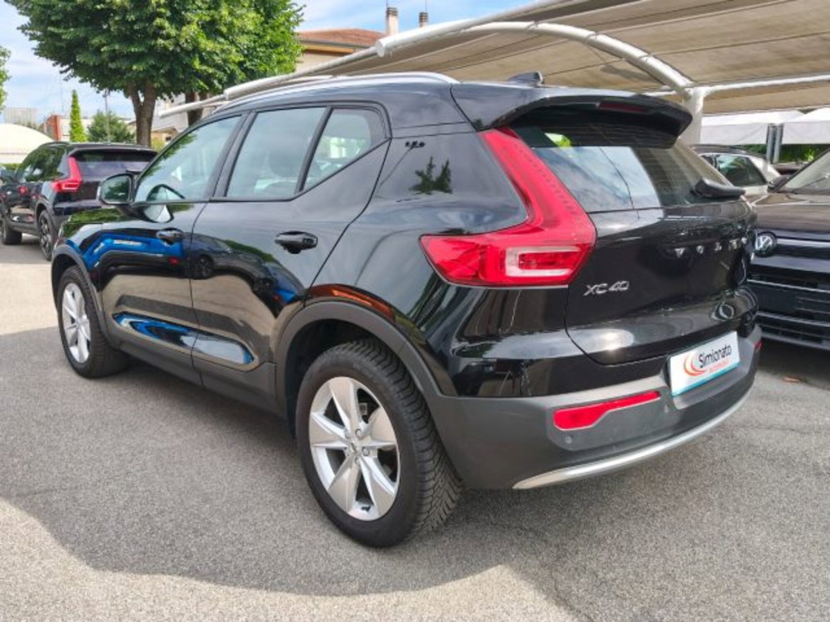 Volvo XC40 T2 automatico Core (6)