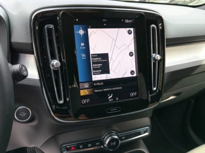 Volvo XC40 T2 automatico Core (8)