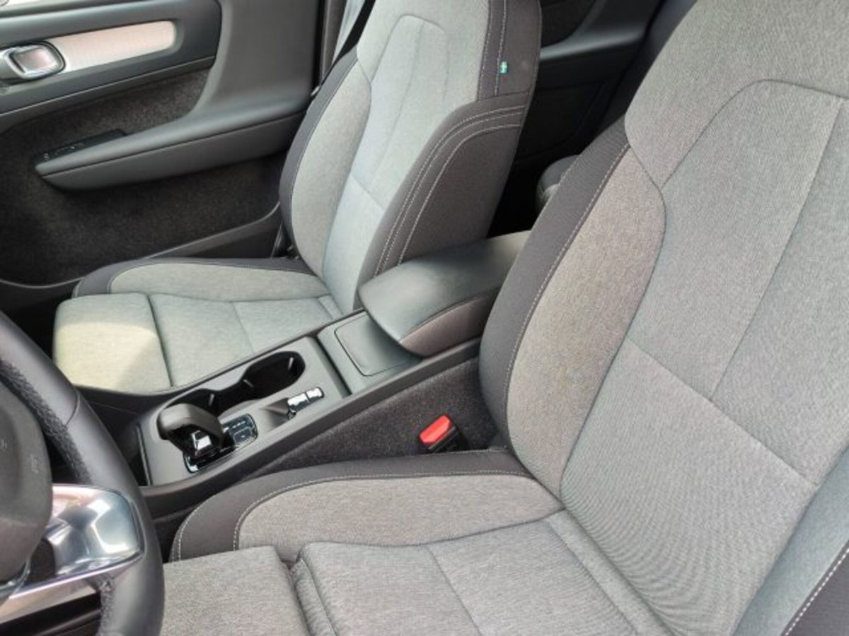 Volvo XC40 T2 automatico Core (9)