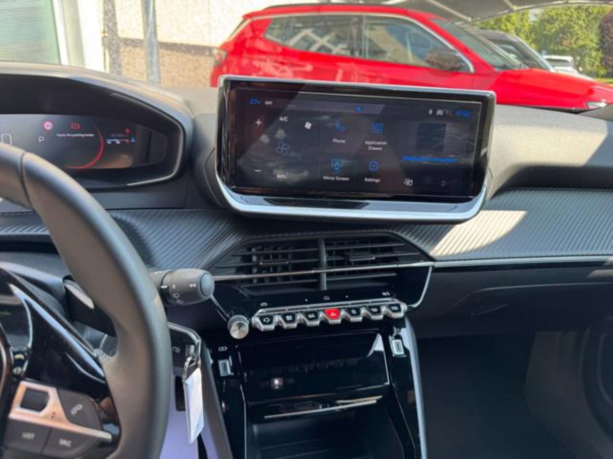 Peugeot 2008 50 kWh Allure (10)
