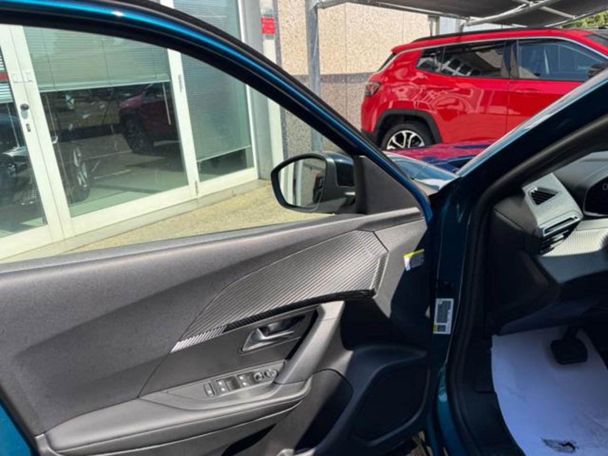 Peugeot 2008 50 kWh Allure (9)