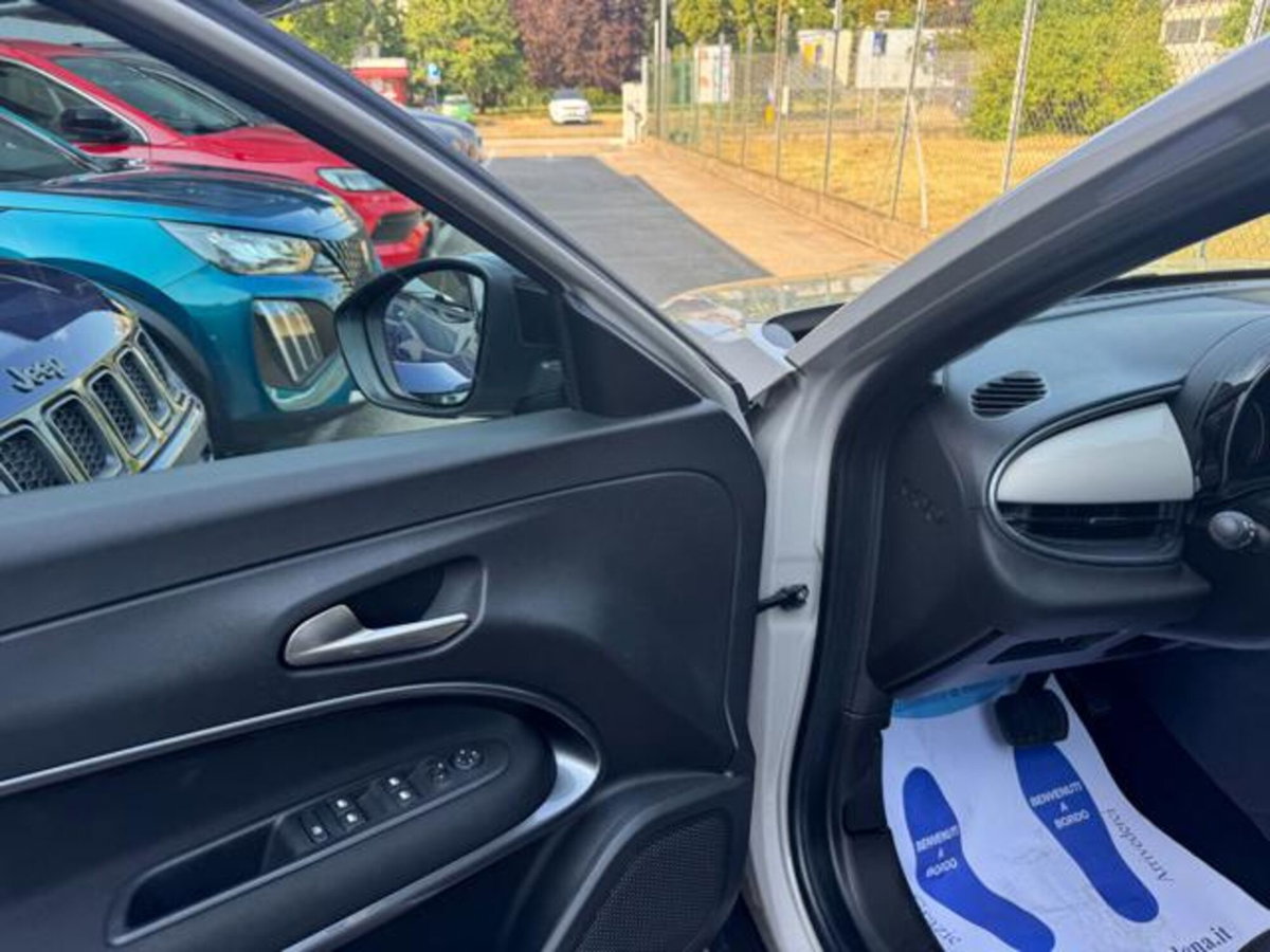 Fiat 600 1.2 Business 100cv (9)