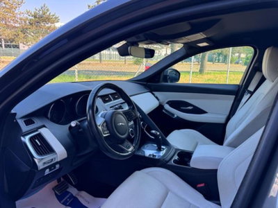 Jaguar E-Pace 2.0D 150 CV AWD aut. R-Dynamic S (3)