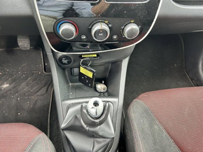 Renault Clio 1.2 75CV 5 porte Wave (10)