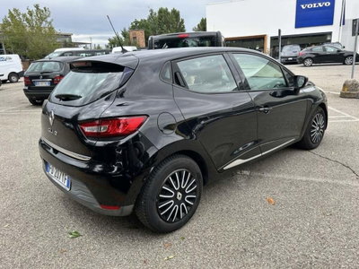 Renault Clio 1.2 75CV 5 porte Wave (4)
