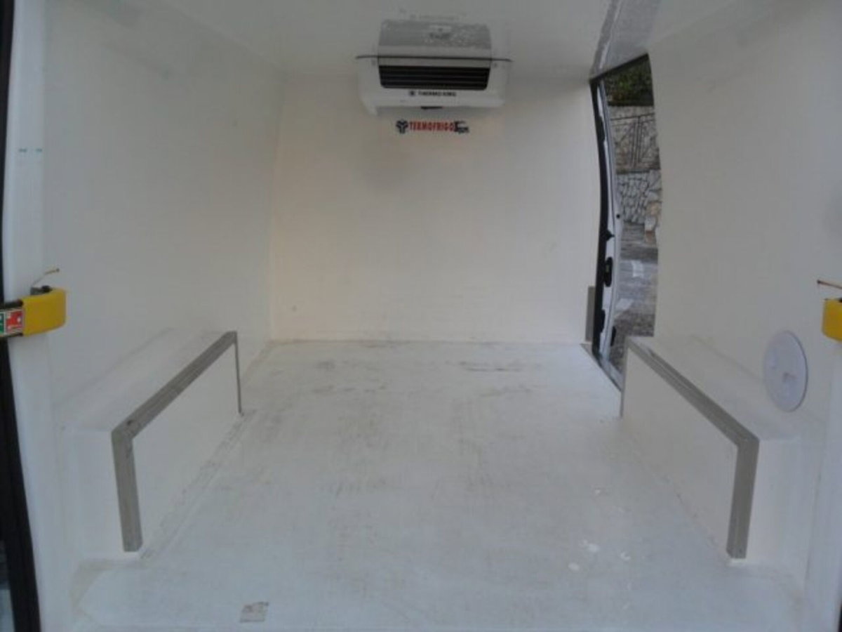 Ford Tourneo Custom 320 2.0 EcoBlue 130CV PC c/sollev. Titanium (10)