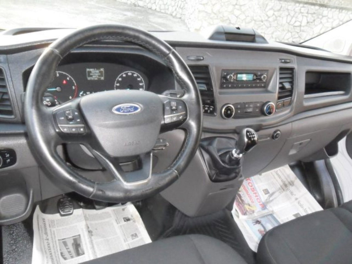 Ford Tourneo Custom 320 2.0 EcoBlue 130CV PC c/sollev. Titanium (16)