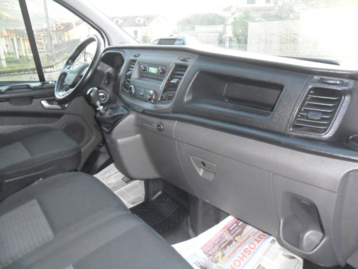 Ford Tourneo Custom 320 2.0 EcoBlue 130CV PC c/sollev. Titanium (18)