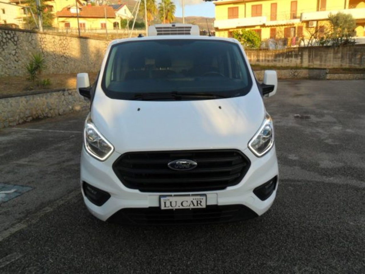 Ford Tourneo Custom 320 2.0 EcoBlue 130CV PC c/sollev. Titanium (2)