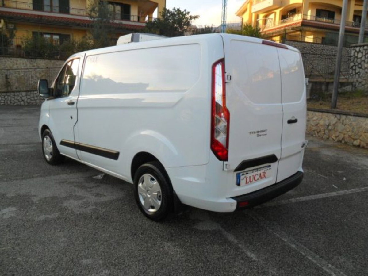 Ford Tourneo Custom 320 2.0 EcoBlue 130CV PC c/sollev. Titanium (7)